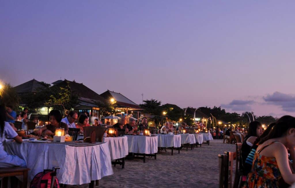 Pantai Jimbaran 1024x652 - Wisata Malam di Bali | 10 Pilihan yang Bagus, Eksotis dan Mempesona