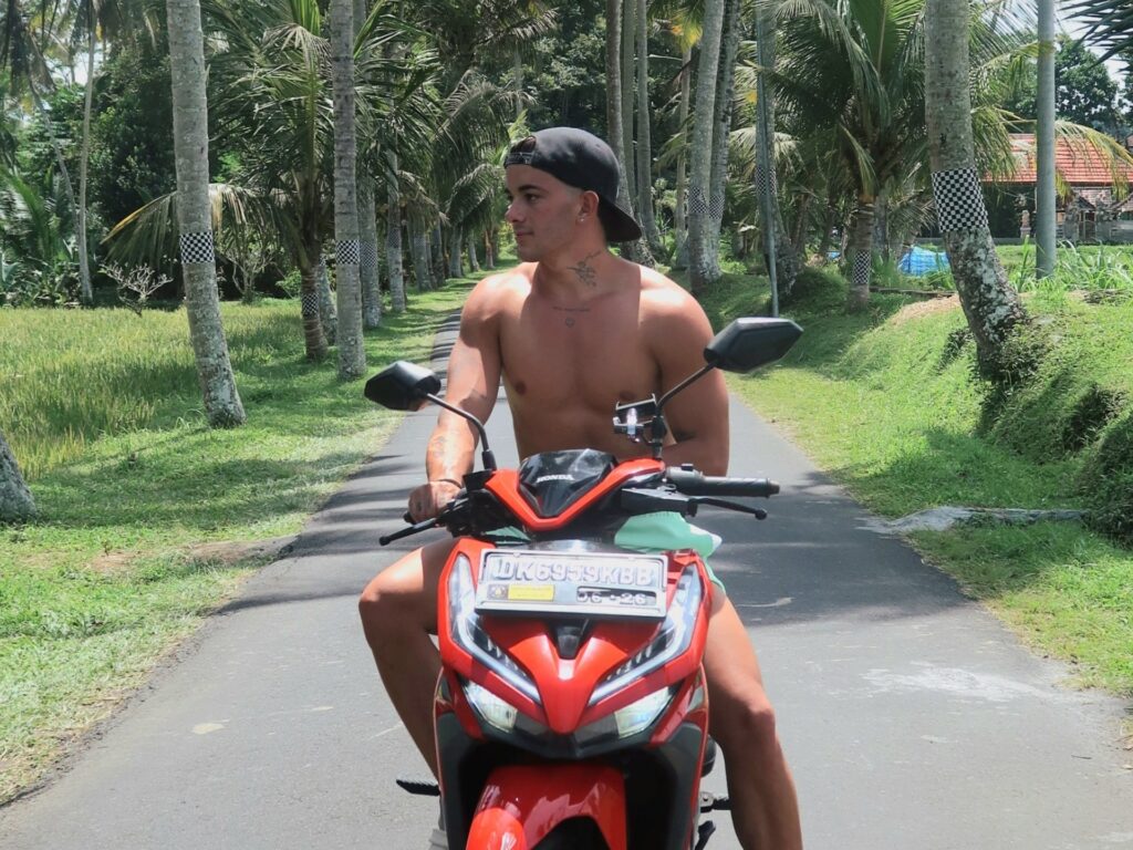 Rent Scooter Labuan Bajo